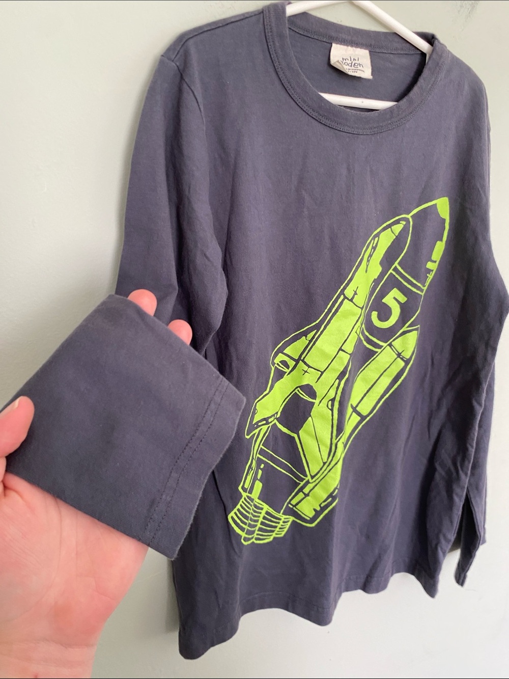 Mini Boden Boy’s Gray Graphic Spaceship Long Sleeve Tee Shirt Size 9-10 yrs - Picture 2 of 5